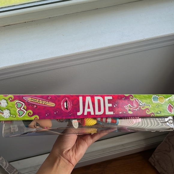 Bratz backyard beach bash doll jade new in box 7 accessories doll action figure - Picture 6 of 12